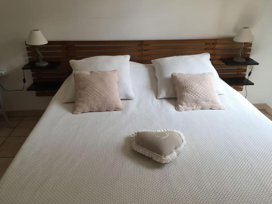 Au Pied Du Massif Des Costes Holiday home Pelissanne