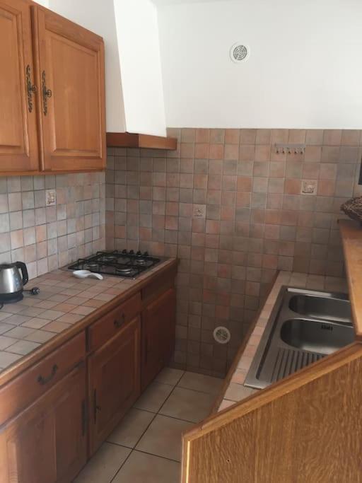 Au Pied Du Massif Des Costes Holiday home Pelissanne