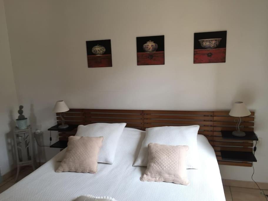 Au Pied Du Massif Des Costes Holiday home *