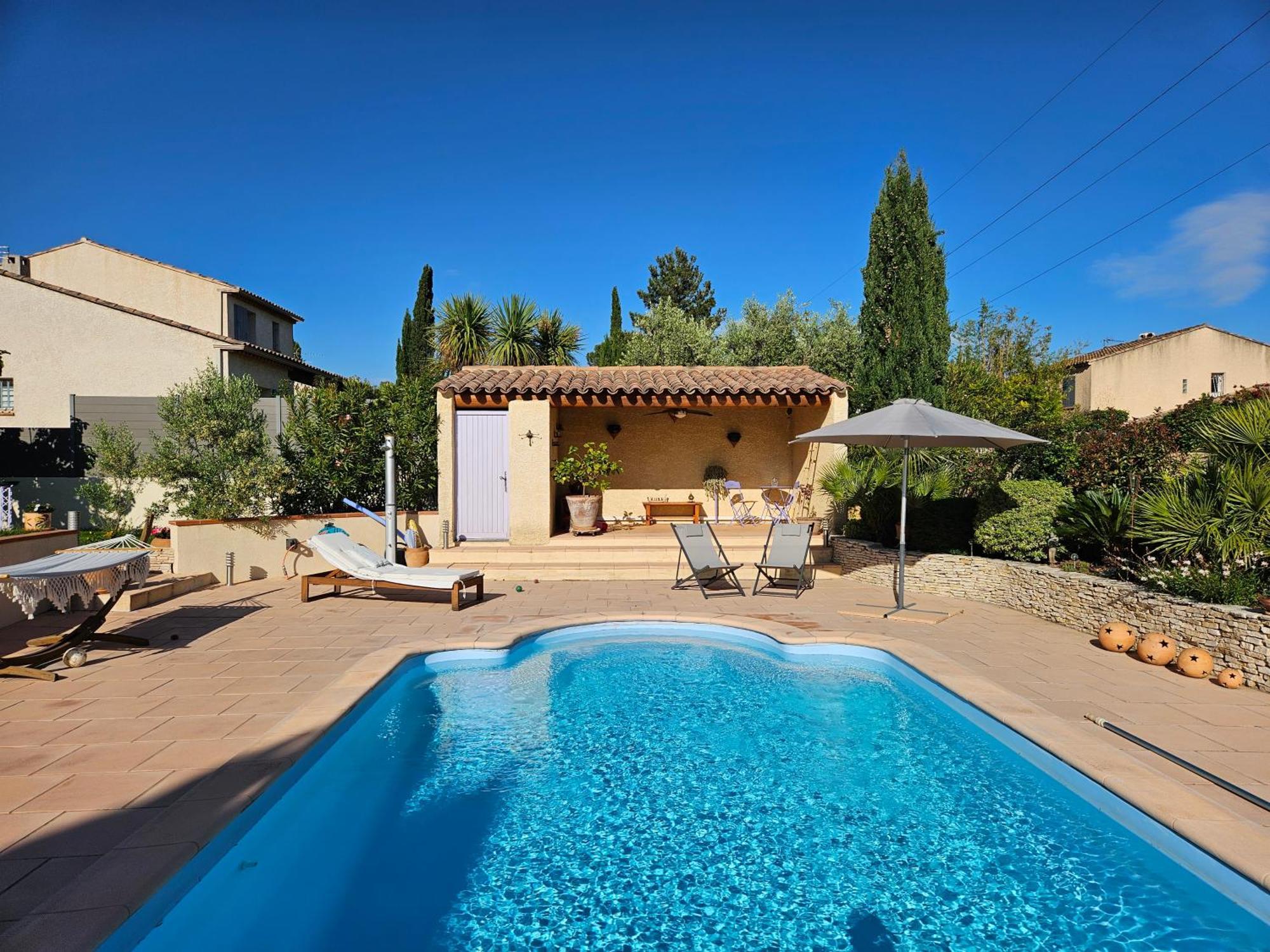 Au Pied Du Massif Des Costes Holiday home Pelissanne